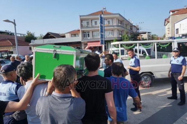 Belediye personeli Adnan Rençber in Annesi defnedildi