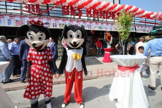 Beş Kardeşler Marketin 3. Şubesi Dualarla Açıldı