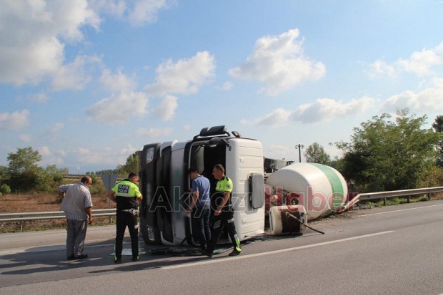 Beton Mikseri Devrildi