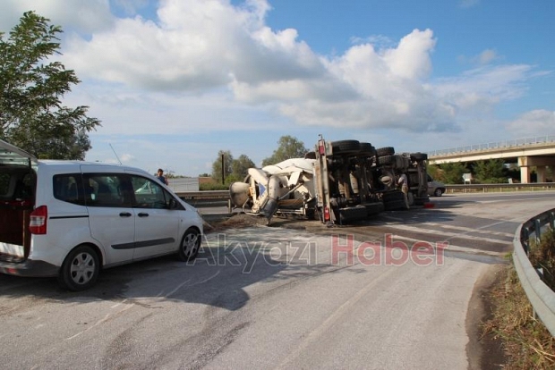 Beton Mikseri Devrildi