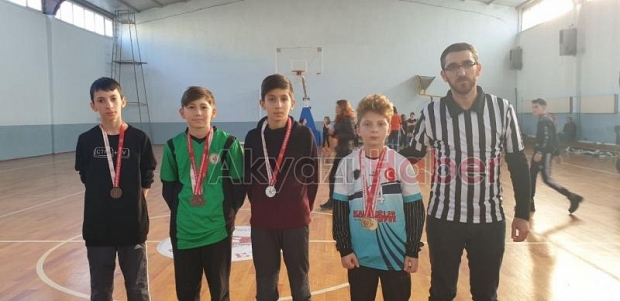 Bilek Güreşinde İl Birincileri Akyazıdan