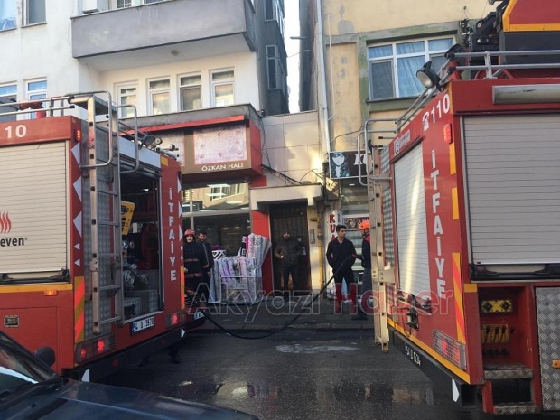 EVDE YANGIN ÇIKTI iKi KiŞi ÖLÜMDEN DÖNDÜ