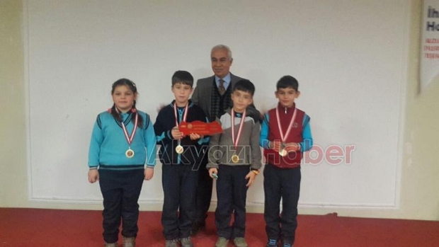 Birinciler Olan Öğrenciler Ödüllerini 15 Tatilde Aldı