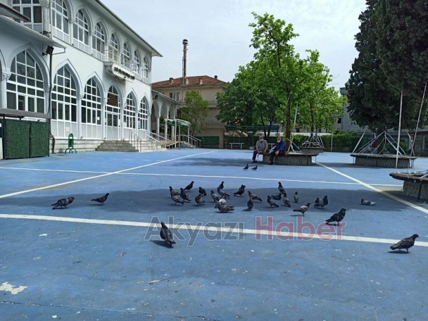 Yaşlılar ikinci haftasında dışarda