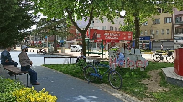 Yaşlılar ikinci haftasında dışarda