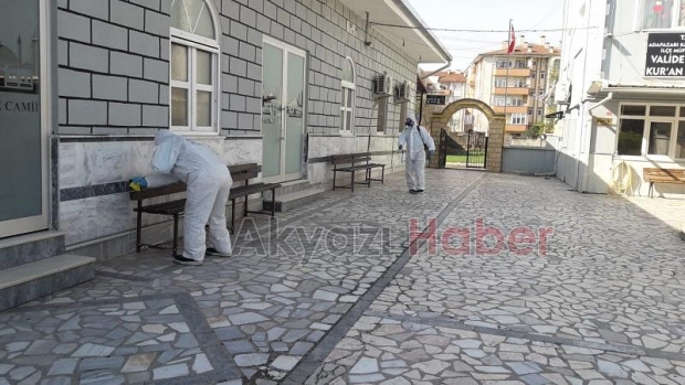 Büyükşehir dezenfekte ekipleri çalışmalara devam ediyor