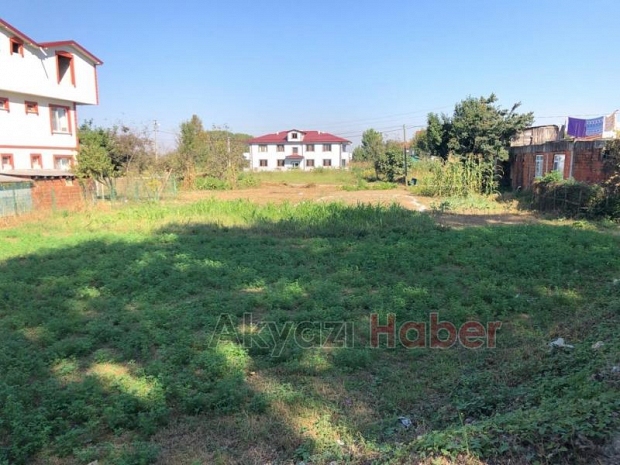 Cadde Kenarında Satılık Arsa