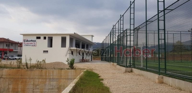 Çakırbey Halı Saha Kompleksi Göz Kamaştırıyor
