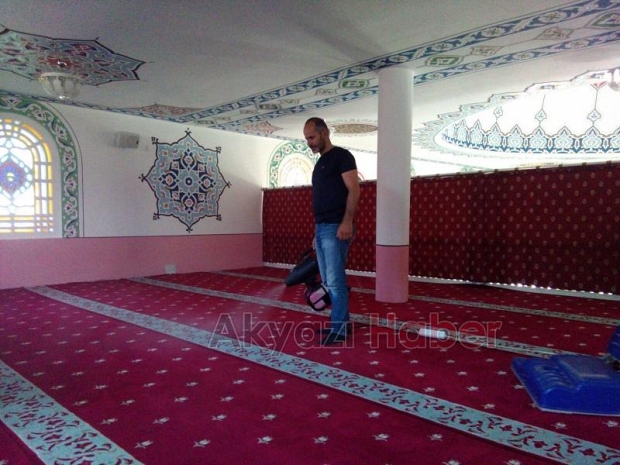 CAMİLERİMİZ İLAÇLAMA VE GÜL KOKUSU İLE RAMAZANA HAZIR