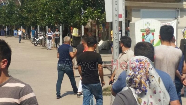 Çarşı içinde panik anları Bir anda ateş açmaya başladı
