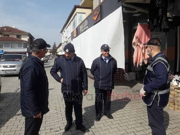 Çarşı içinde Sosyal Mesafe ve Yaşlı taraması