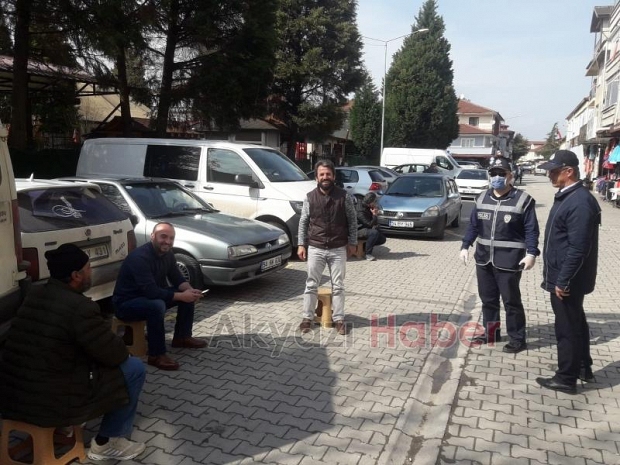 Çarşı içinde Sosyal Mesafe ve Yaşlı taraması