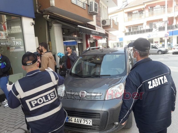 Çarşı içinde Sosyal Mesafe ve Yaşlı taraması