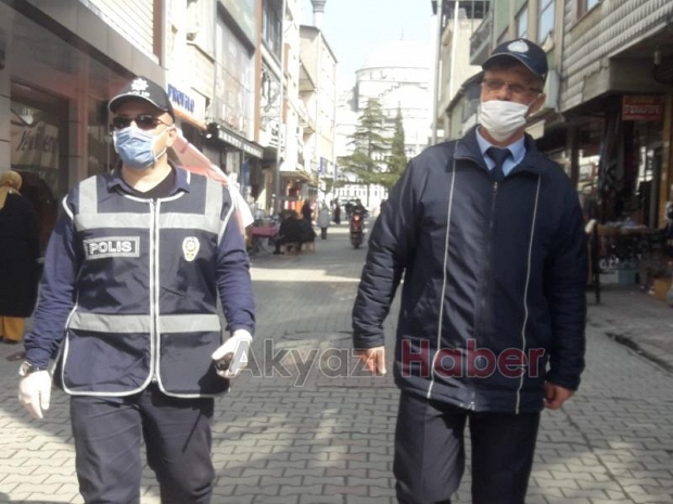 Çarşı içinde Sosyal Mesafe ve Yaşlı taraması