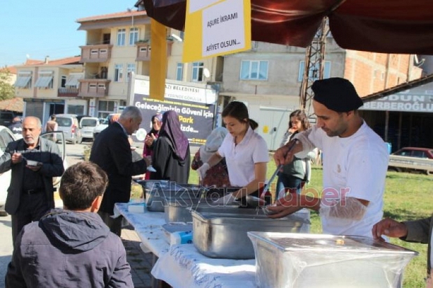 Çetinkaya AVM  Halka 5000 Kişilik Aşure Dağıttı