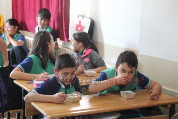 Çetinkaya AVM  Halka 5000 Kişilik Aşure Dağıttı