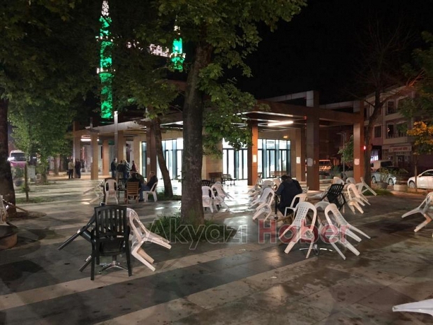 Cevat Ayhan Cami çay bahçesi açıldı