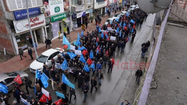 Çinin Doğu Türkistandaki zulmü  Protesto edildi
