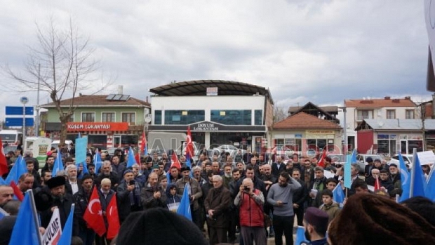 Çinin Doğu Türkistandaki zulmü  Protesto edildi