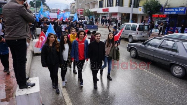 Çinin Doğu Türkistandaki zulmü  Protesto edildi