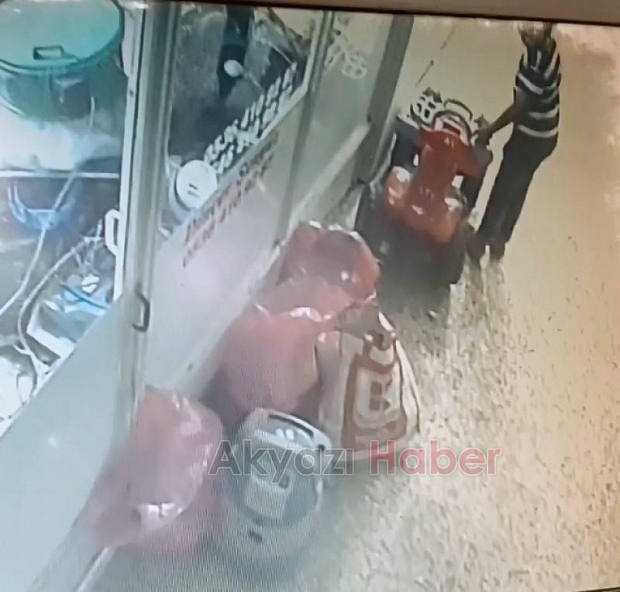 Çocuk arabasını böyle çaldı