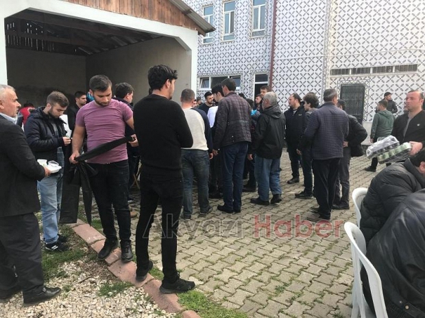 Coşkun Furuncu’nun okuması yapıldı, cami dolup taştı
