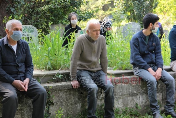 Coşkun Kilit dualarla defnedildi