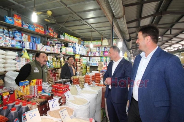 Cumhur İttifakı Adayları Pazar Yeri Esnafıyla Buluştu