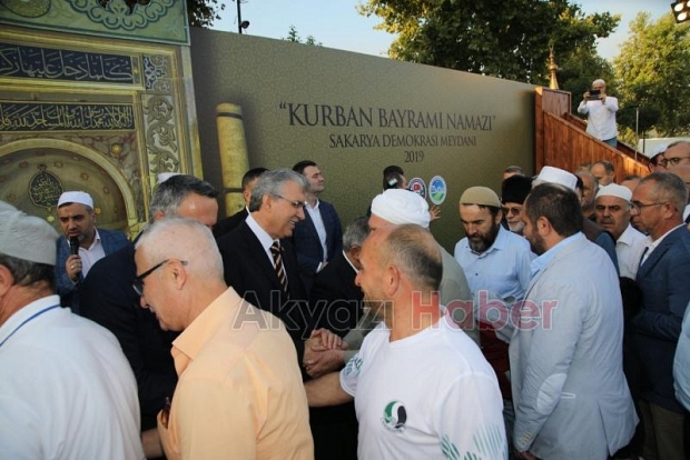 Demokrasi Meydanında Bayram Namazı