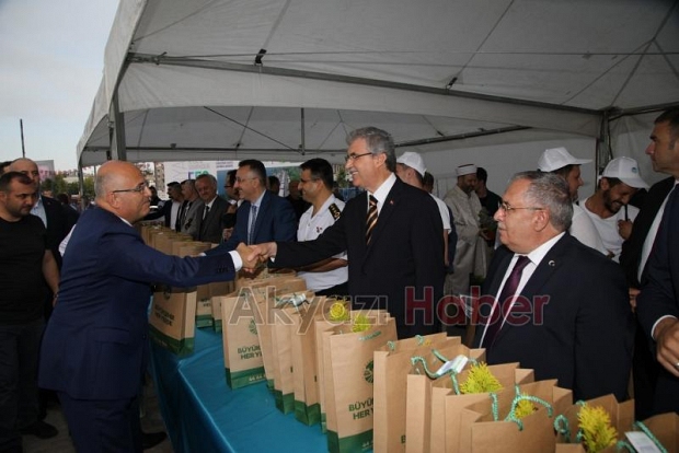 Demokrasi Meydanında Bayram Namazı