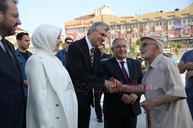 Demokrasi Meydanında Bayram Namazı