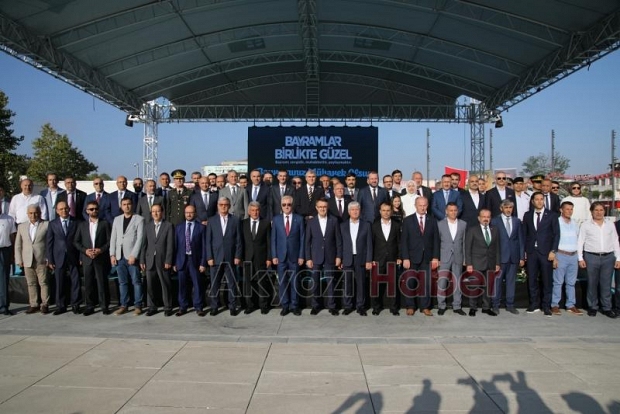 Demokrasi Meydanında Bayram Namazı