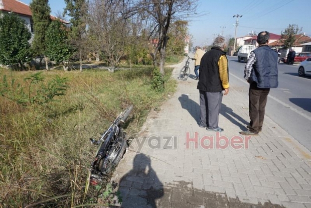 Dengesini kaybetti ağaca çarparak tarla uçtu