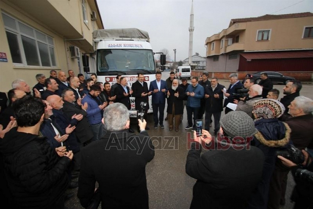 DEPREM BÖLGESİNE AKYAZIDAN BİR KAMYON YARDIM YOLA ÇIKTI