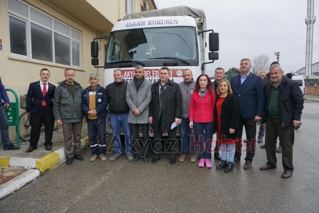 DEPREM BÖLGESİNE AKYAZIDAN BİR KAMYON YARDIM YOLA ÇIKTI