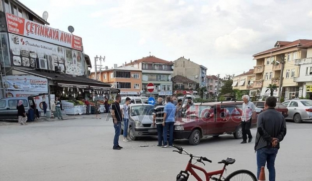 Dönüş Yapmak İsterken Çarpıştılar