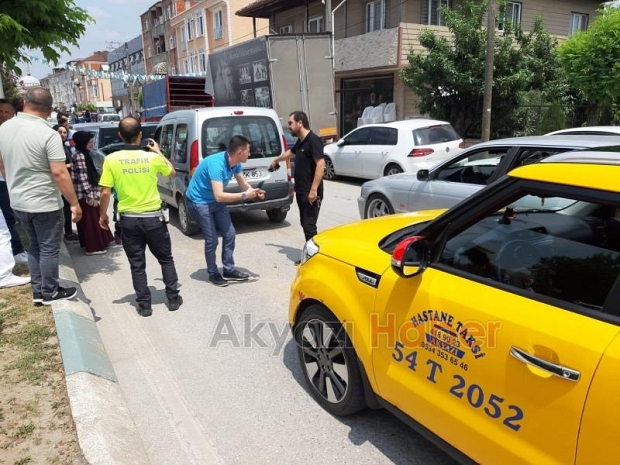 Dört Araç Birbirine Çarptı
