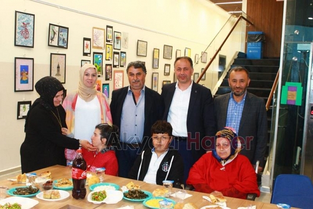 DÜNYA ENGELLiLER ve ANNELER GÜNÜ iFTARLA ŞENLENDi