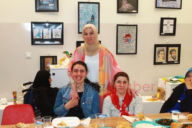DÜNYA ENGELLiLER ve ANNELER GÜNÜ iFTARLA ŞENLENDi