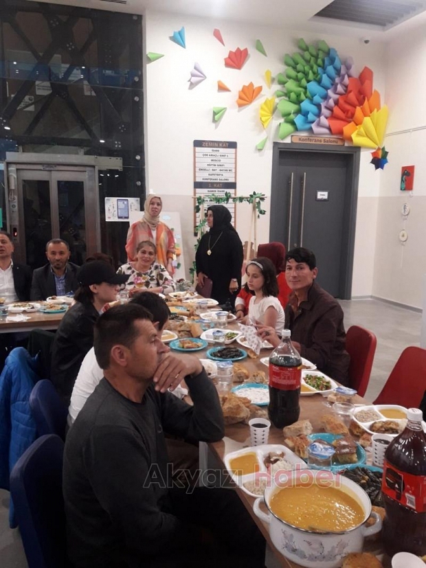 DÜNYA ENGELLiLER ve ANNELER GÜNÜ iFTARLA ŞENLENDi