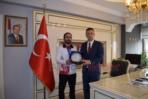 Dünya Şampiyonuna memleketinde Coşkulu karşılama