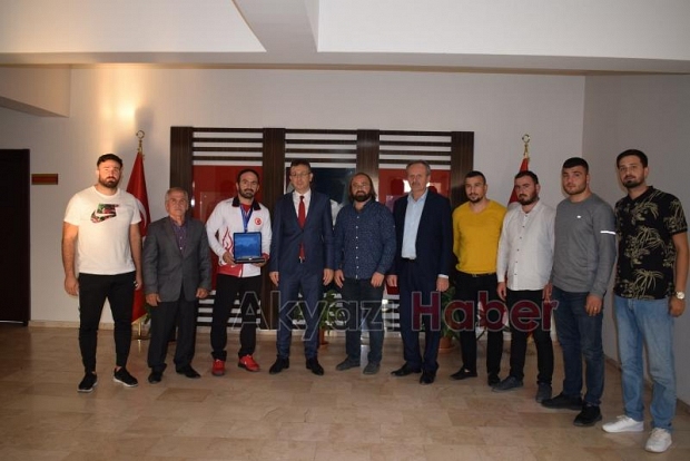 Dünya Şampiyonuna memleketinde Coşkulu karşılama