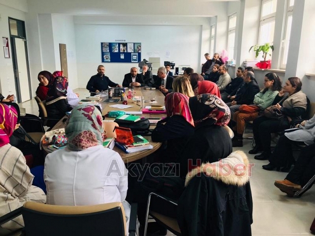 Eğitim Bir Sen Akyazıda eğitim verdi
