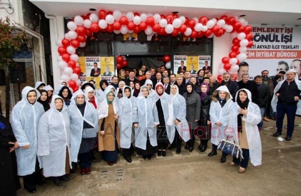 Ekrem Yüce Akyazı da  Seçim İrtibat Bürosu Açtı