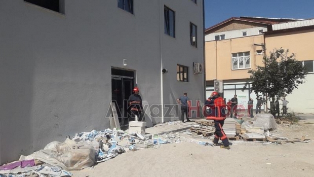 Elektrik kontağından çıkan yangın korkuttu
