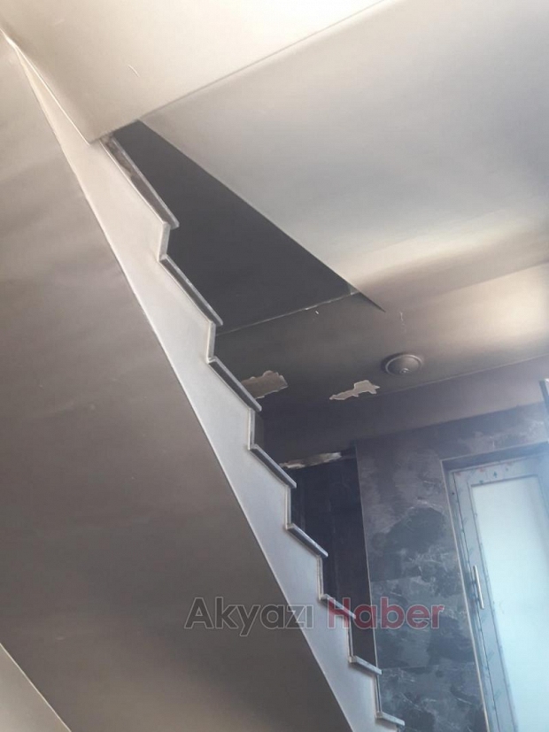 Elektrik kontağından çıkan yangın korkuttu