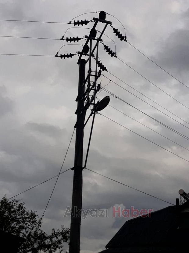 Elektrik Telleri Firtinaya Dayanamadi Akyazi Haber Akyazi Nin Bir Numarali Haber Sitesi Sakarya Haber