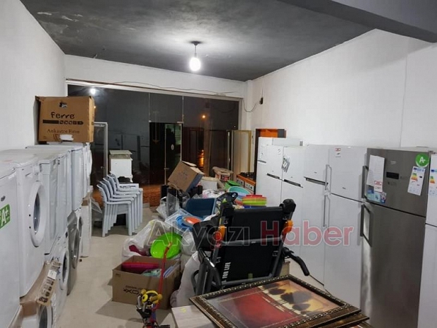 Emin Spot Bütün Eşyaları Yarı Fiyatına İndirdi