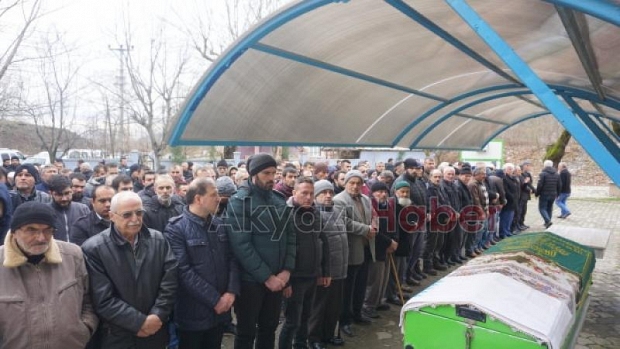 Emine Kav Defnedildi
