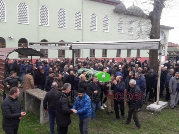 EMİNE KÖSE DUALARLA DEFNEDiLDi